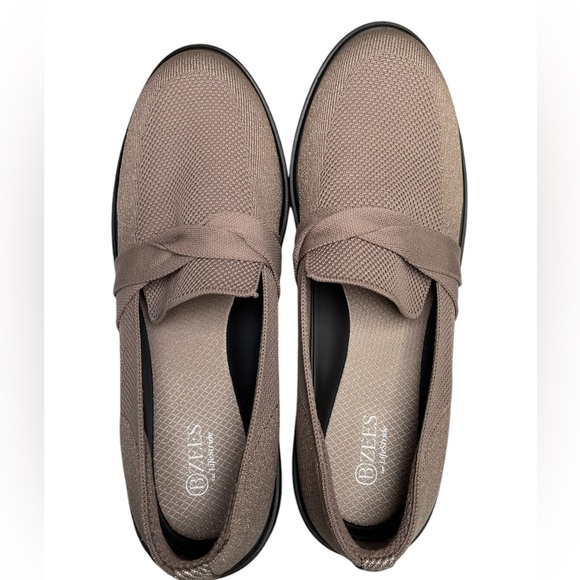 NEW BZees Muse Bow Platform Loafer Shoes Lifestride Latte Tan Women's Size 10W - Picture 7 of 10